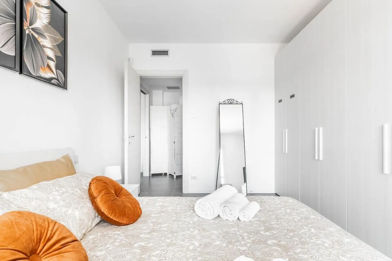 Harmony House - Rho Fiera 6Min - Free Parking - Terrace Apartment Milan